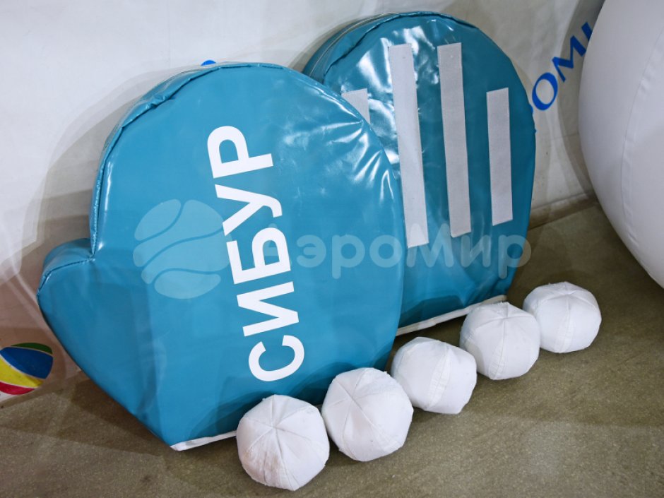 Поймай снежки — игровой реквизит для праздников