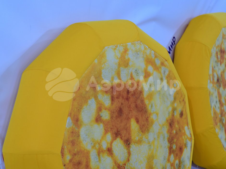 Большой надувной блин