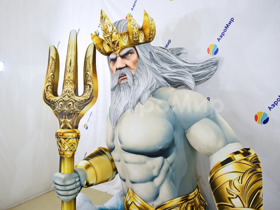 надувной Посейдон для парка