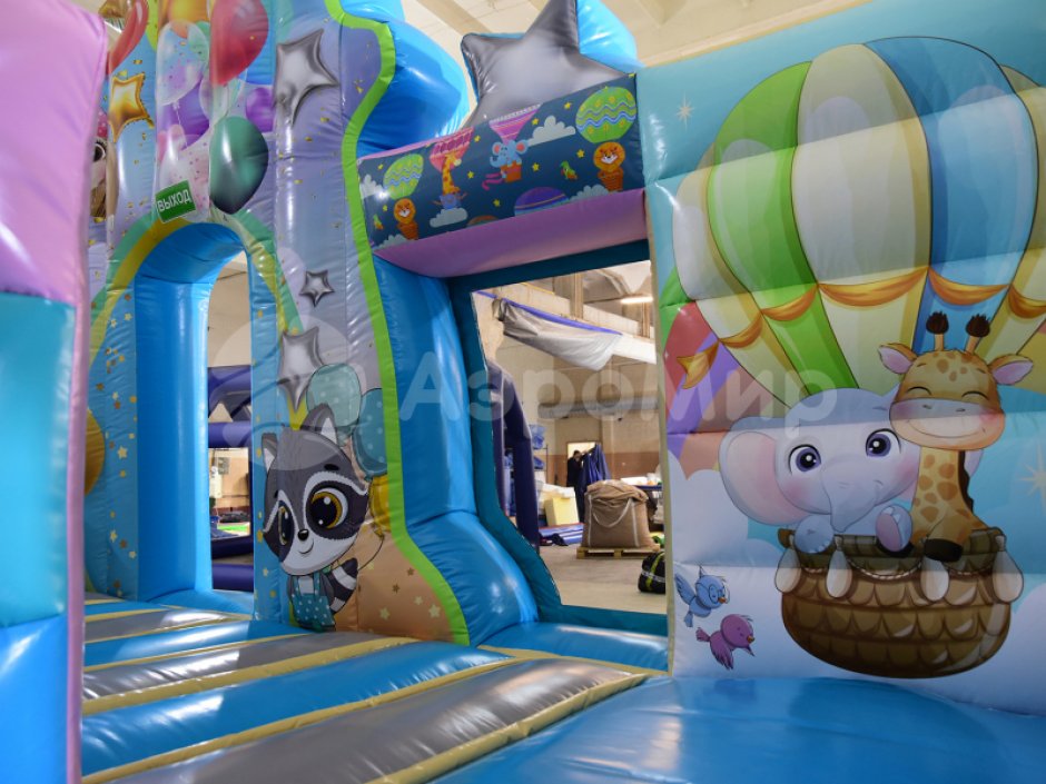 Надувной батут Путешествие — площадь около 75 м²