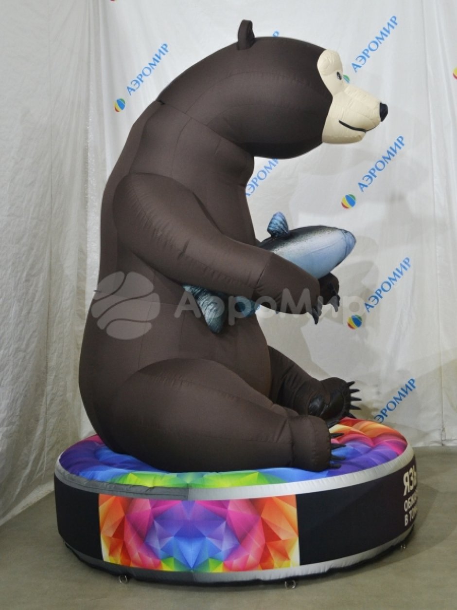 Медведь с рыбой — надувная фигура для промо и праздников