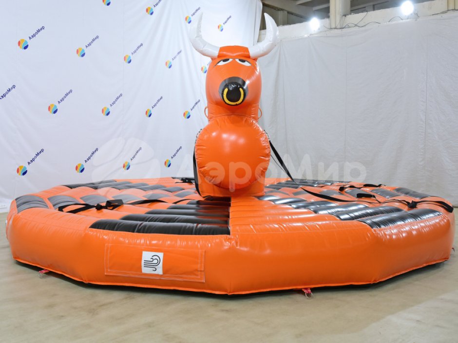 Родео на быке — популярная вариация аттракциона Бешеный бык