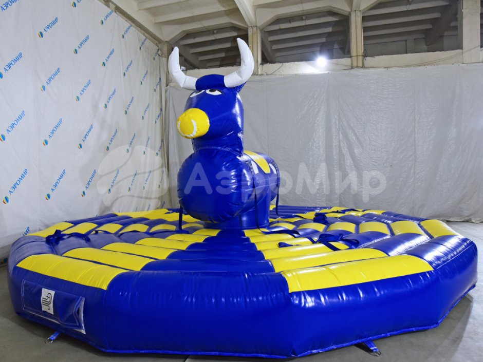 Родео на быке — популярная вариация аттракциона Бешеный бык