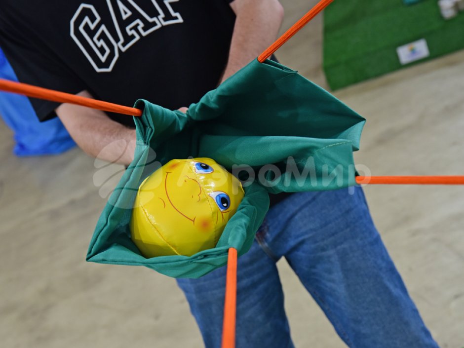 Гигантская Рогатка — большой командный аттракцион на меткость и ловкость