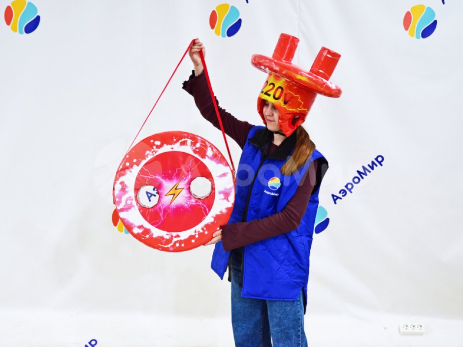 Гигантская розетка — командный аттракцион на двоих участников