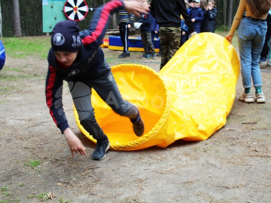 Туннель-рукав - простое и яркое оборудование для командных игр