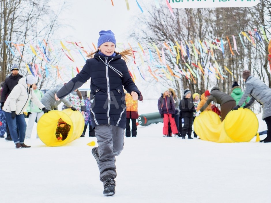 Туннель-рукав - простое и яркое оборудование для командных игр