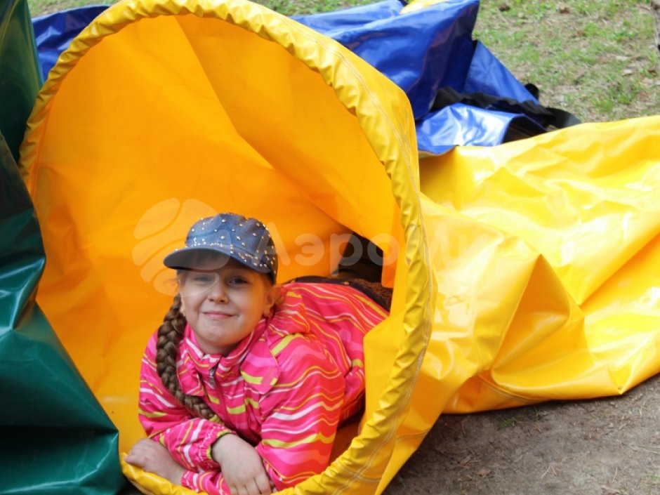 Туннель-рукав - простое и яркое оборудование для командных игр