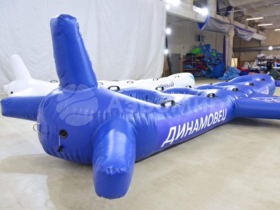 Самолет — игровое оборудование на силу и ловкость