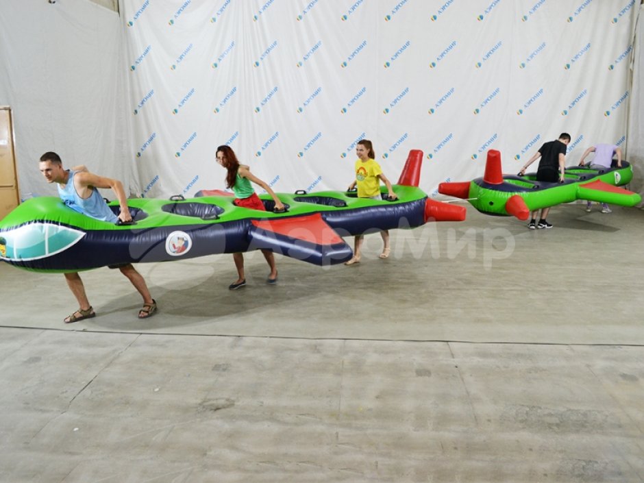 Самолет — игровое оборудование на силу и ловкость