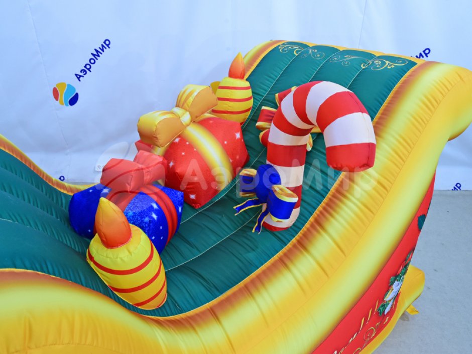 Надувные сани с оленями — праздничная фотозоны и декор