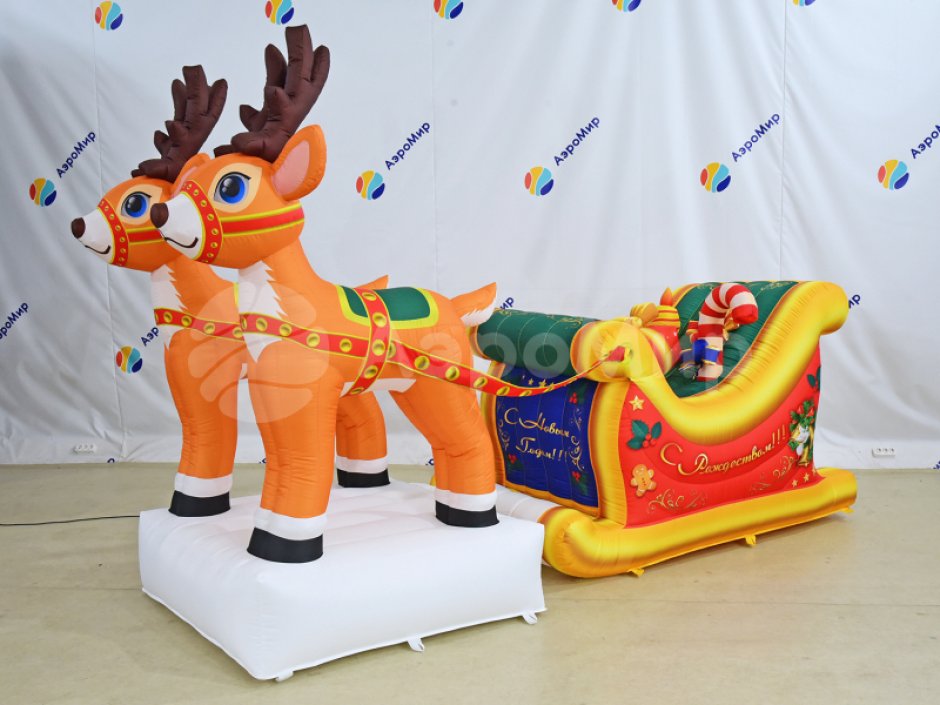 Надувные сани с оленями — праздничная фотозоны и декор