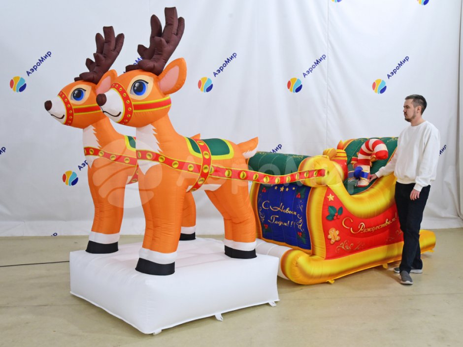 Надувные сани с оленями — праздничная фотозоны и декор