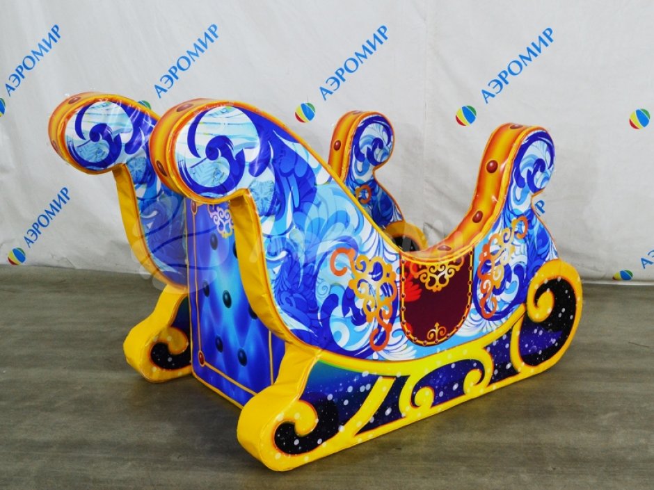 Новогодняя фотозона — Сани с тройкой