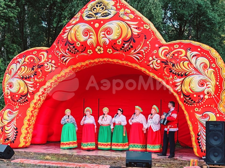 Надувная сцена в виде кокошника принт хохлома, Железнодорожник