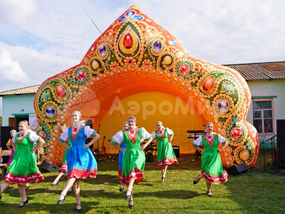 Надувная сцена в виде кокошника, Тальменский МКЦ