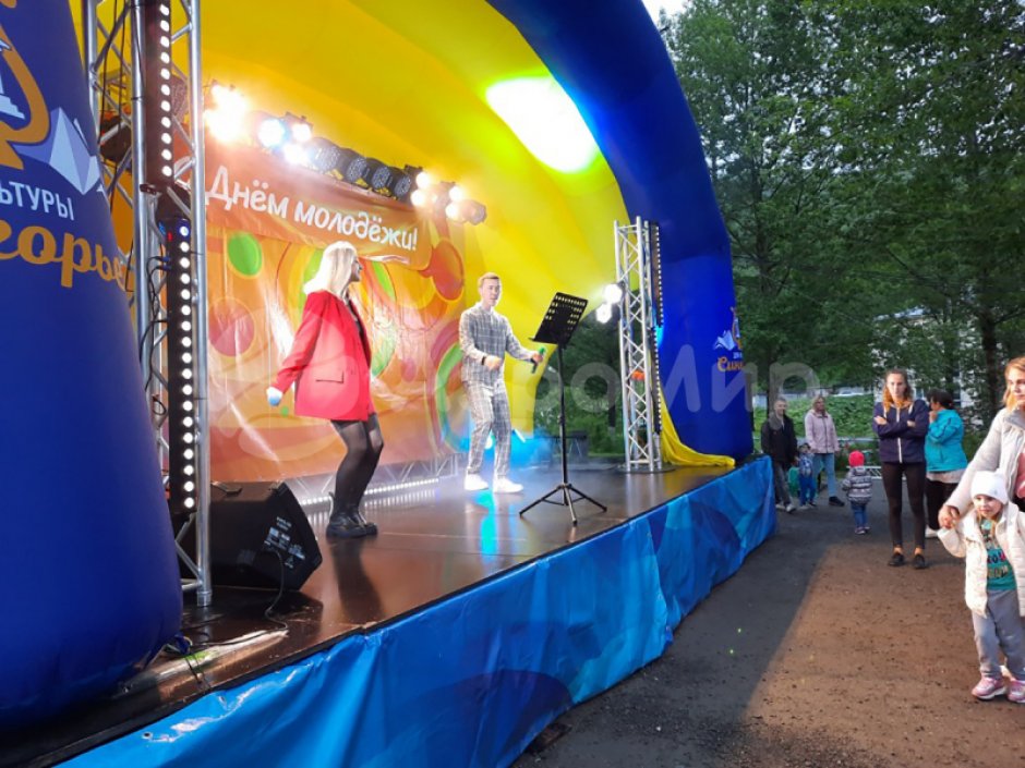 Ракушка-3 — мобильная надувная сцена для творческих площадок