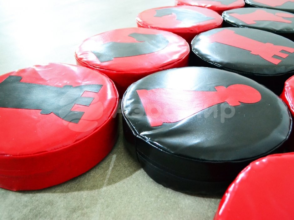 Гигантские шахматы — 32 фигуры