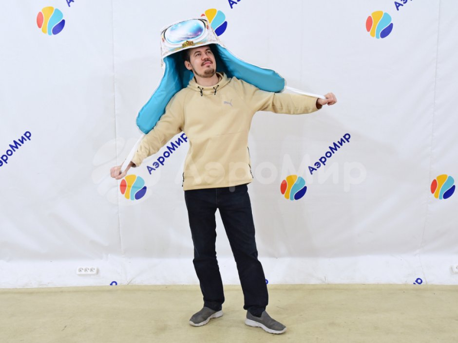 Гигантская шапка — реквизит для праздника и игр