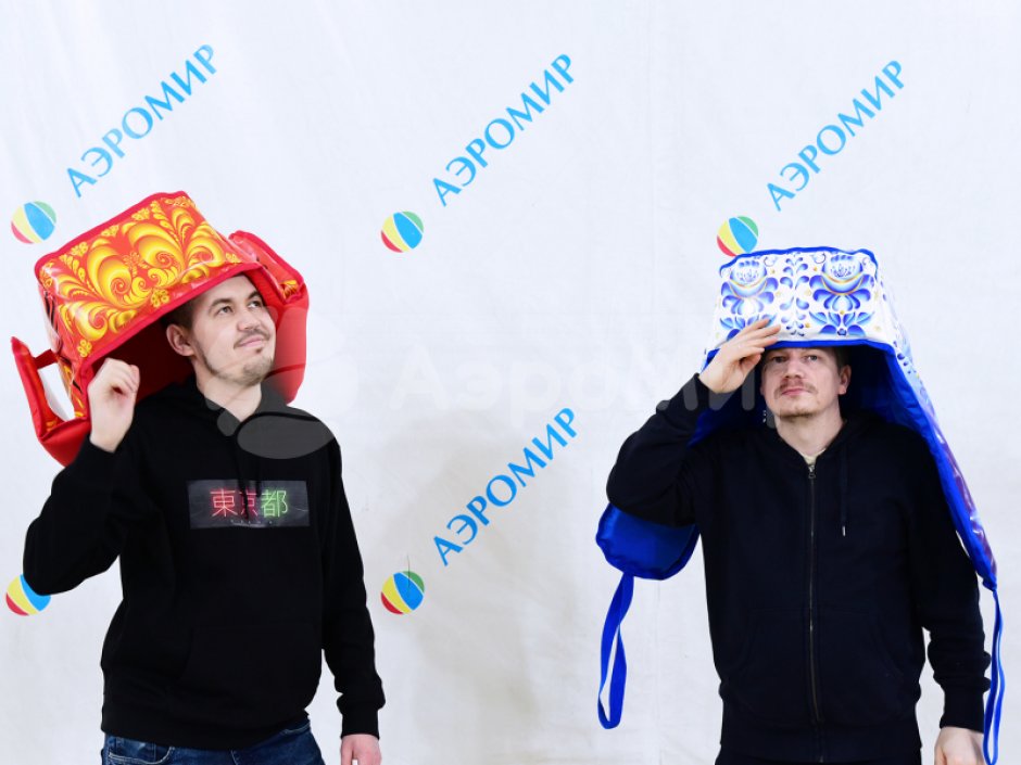 Гигантская шапка — реквизит для праздника и игр