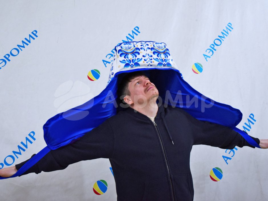 Гигантская шапка — реквизит для праздника и игр