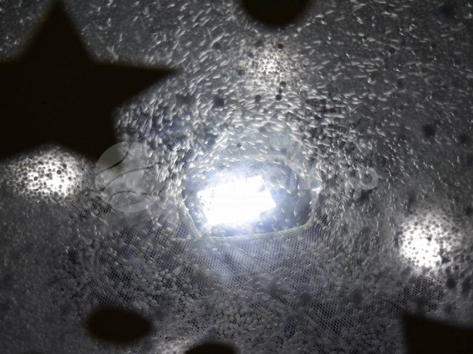 Надувной Ёлочный шарик-игрушка с невероятным эффектом снега и подсветкой