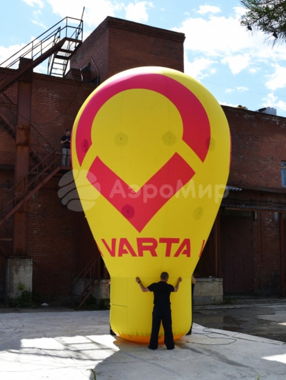 Надувной рекламный шар ламповидной формы с логотипом