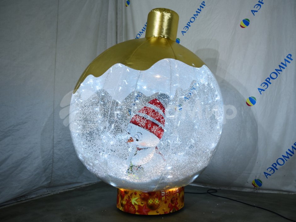 Ёлочный шар с игрушкой внутри — с эффектом вращения и яркой подсветкой