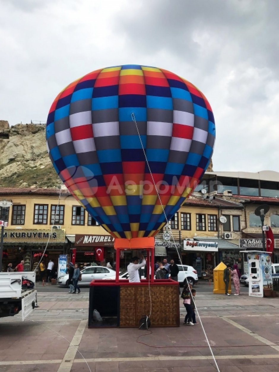 Воздушный рекламный шар на опоре