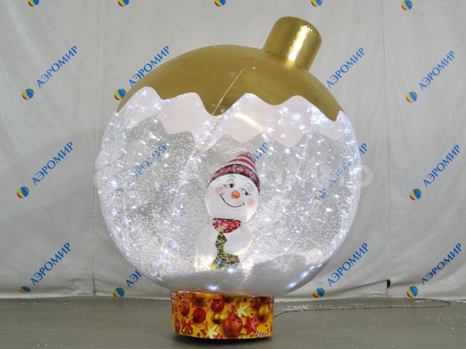 Ёлочный шар с игрушкой внутри — с эффектом вращения и яркой подсветкой