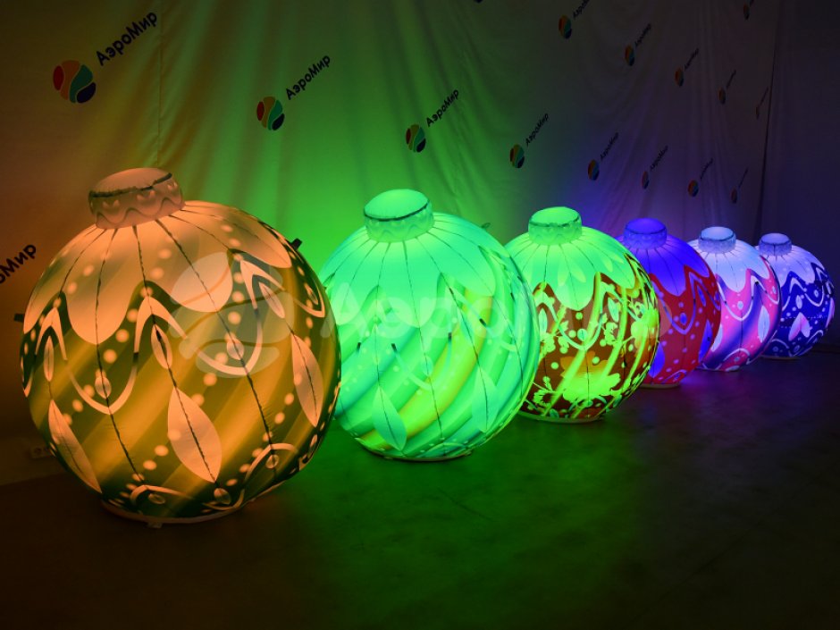 Надувные ёлочные шары с подсветкой