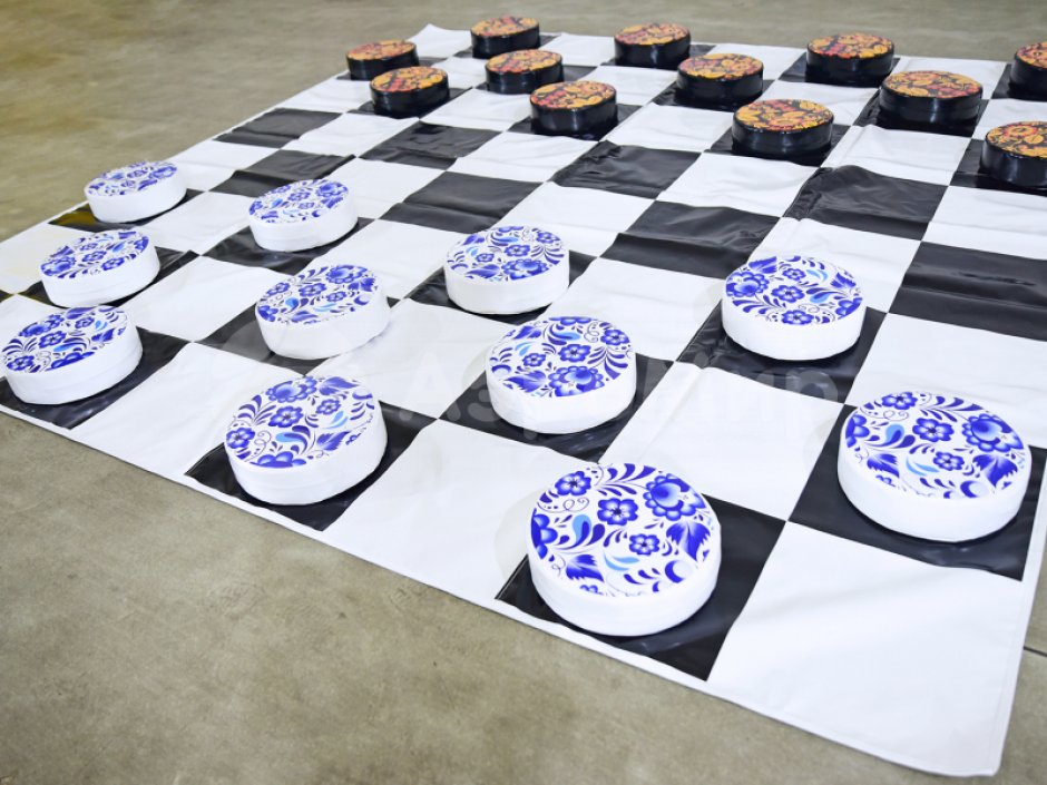 Гигантские шашки — 24 фигуры