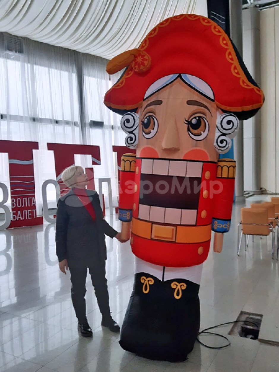 Надувной Щелкунчик