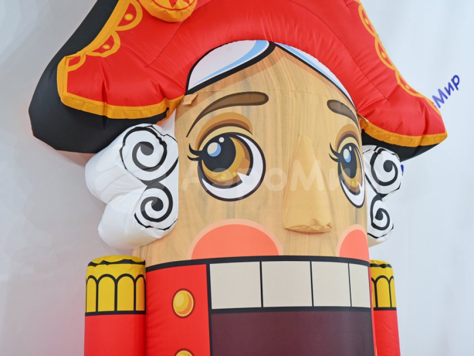 Надувной Щелкунчик