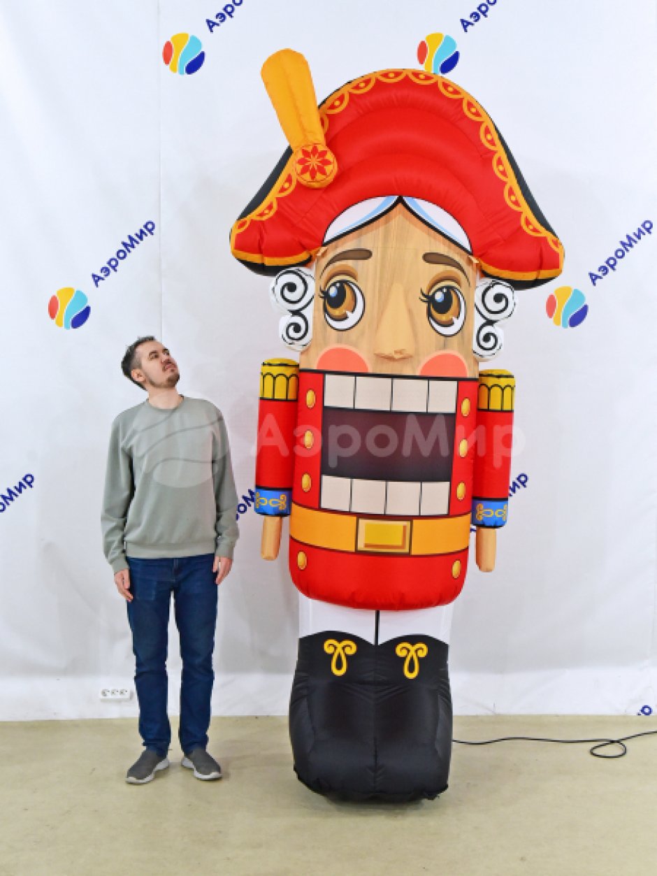 Надувной Щелкунчик
