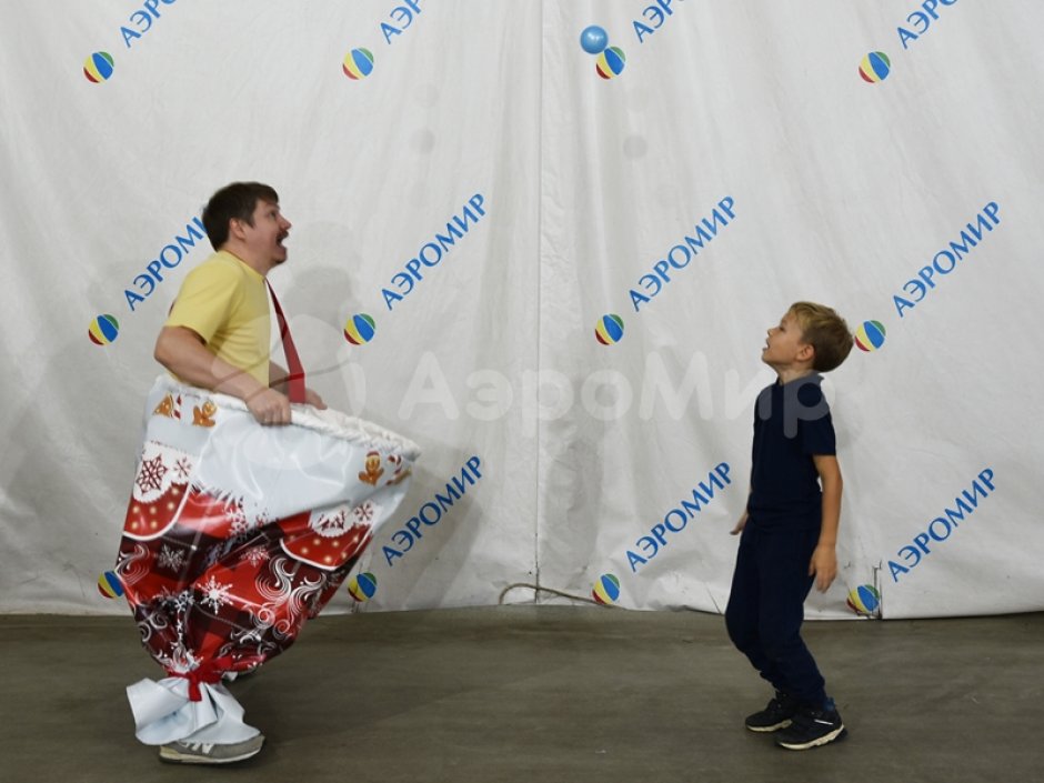 Гигантские штаны-ловуны Деда Мороза