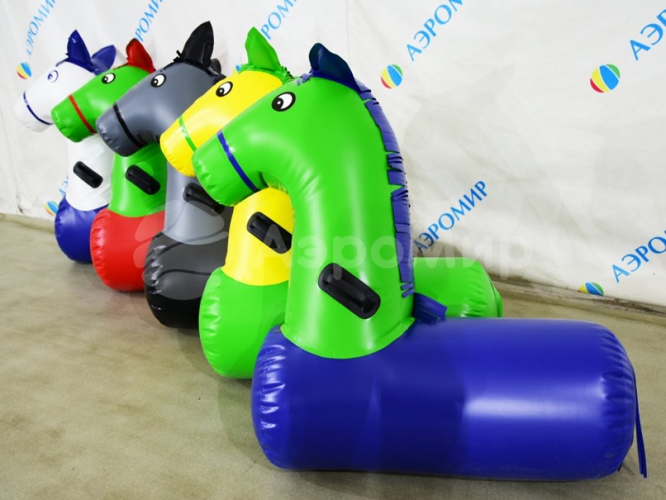 Лошадиные скачки — командный игровой реквизит для забегов и эстафет