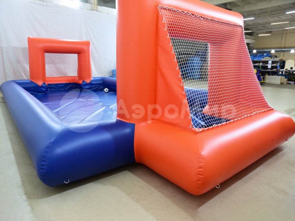 Скользкий футбол