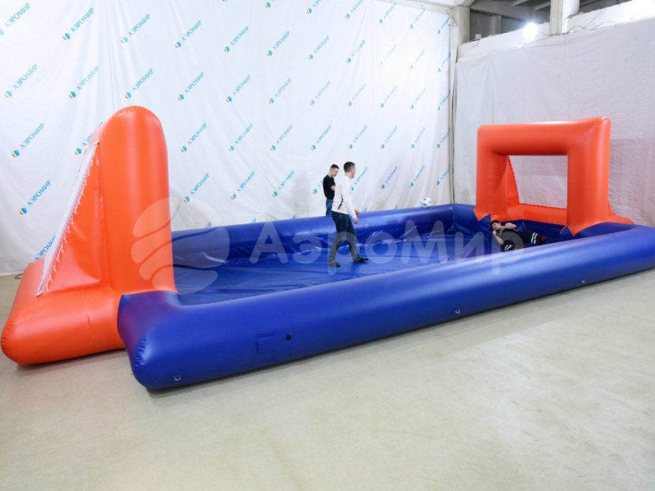 Скользкий футбол