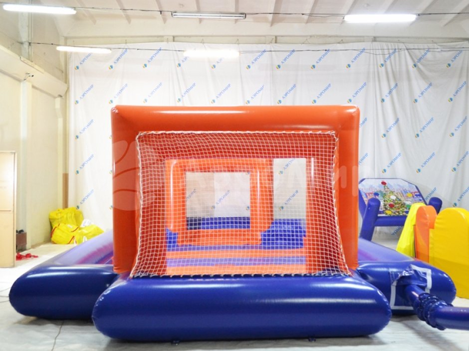 Скользкий футбол