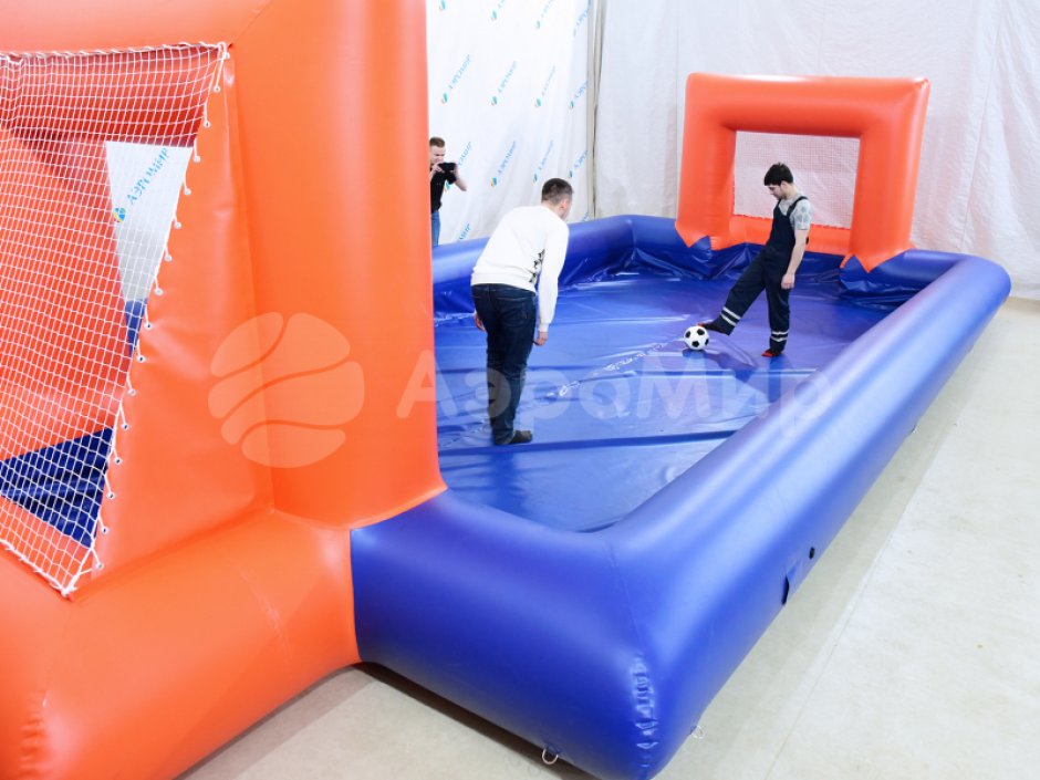 Скользкий футбол