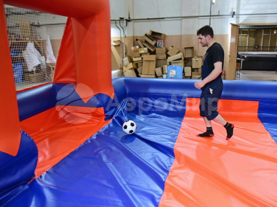 Скользкий футбол