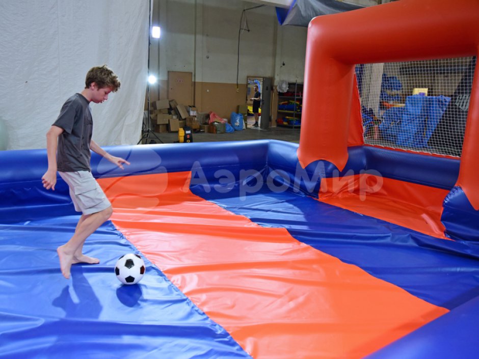 Скользкий футбол