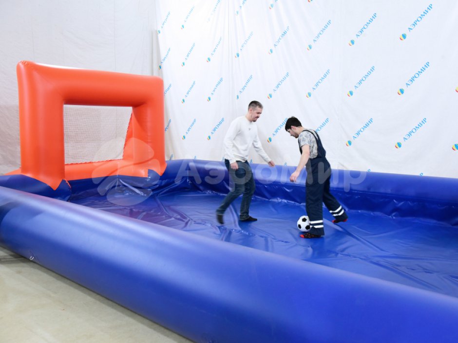 Скользкий футбол