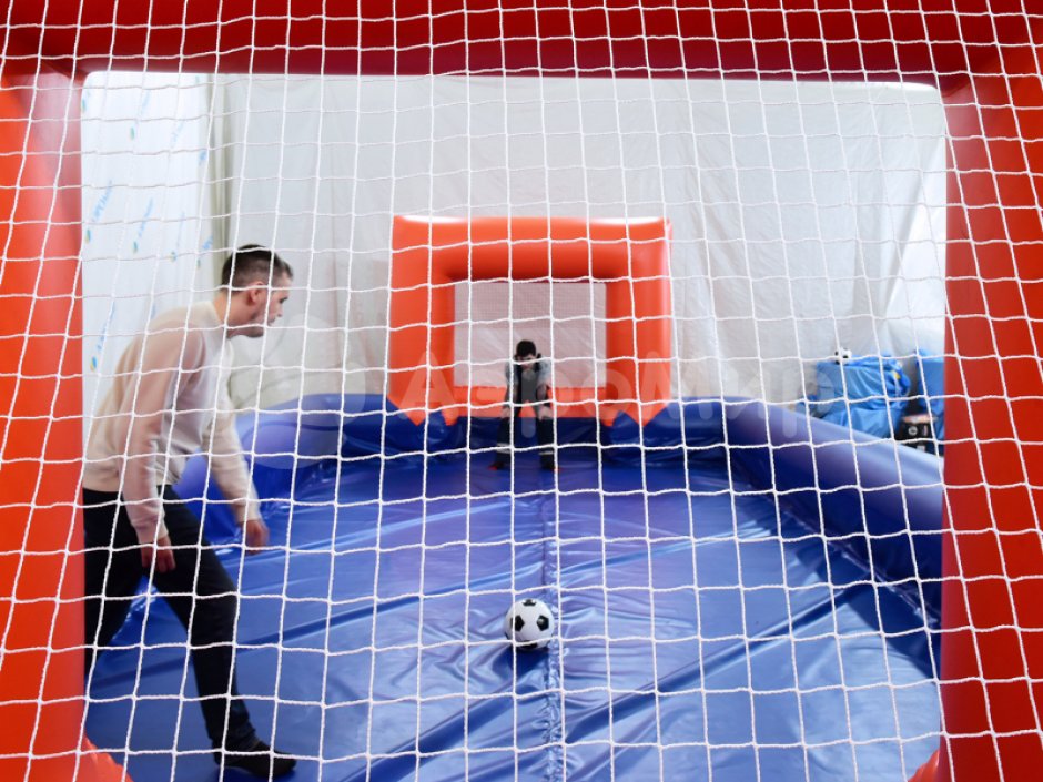 Скользкий футбол