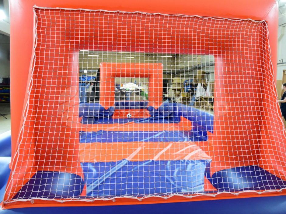 Скользкий футбол