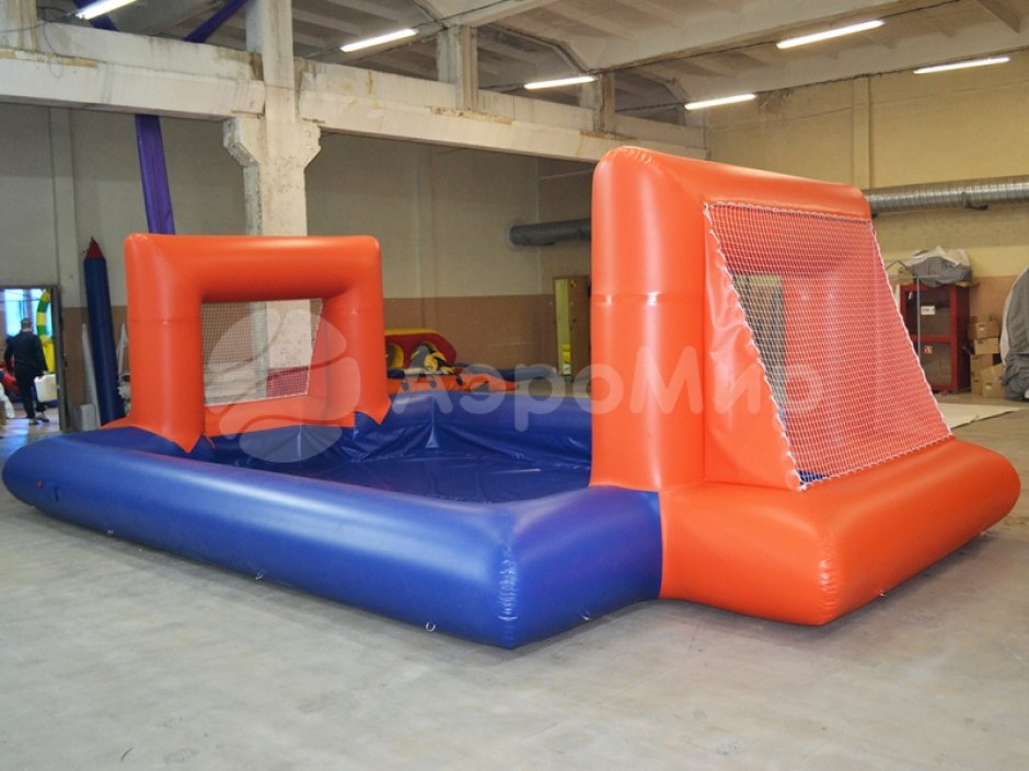 Скользкий футбол