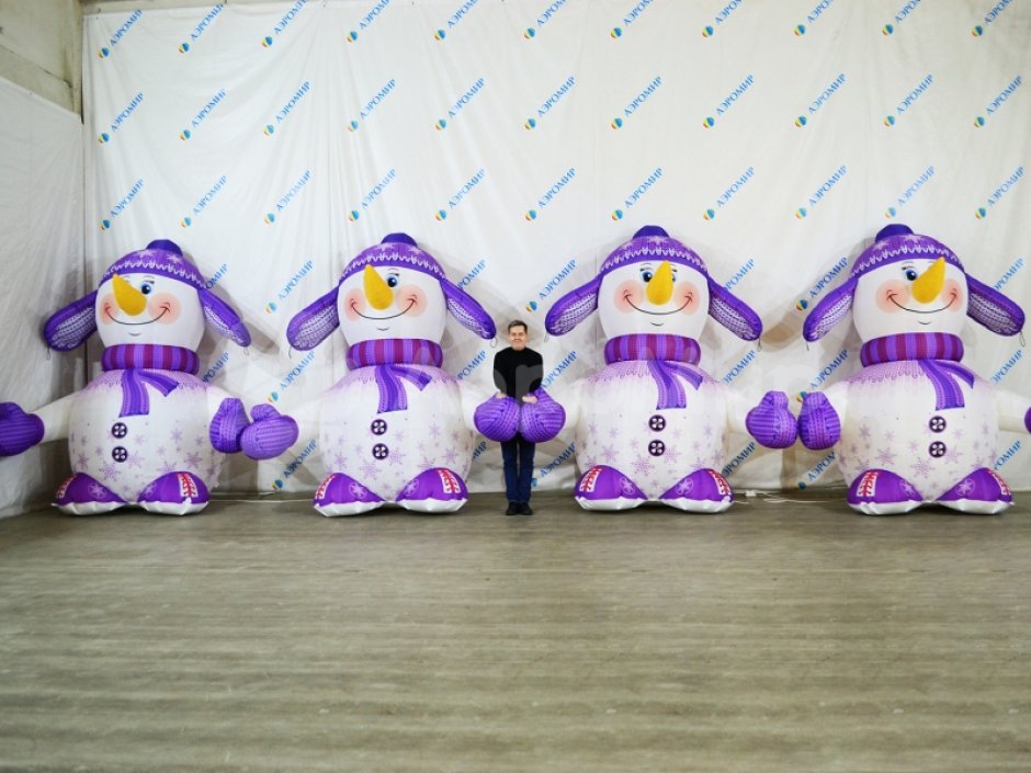 Надувной снеговик Стандарт 2.0 для улицы с подсветкой