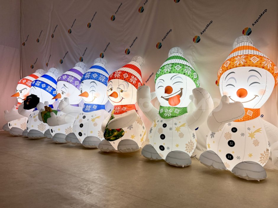 Надувной Снеговик Хи-Хи для улицы с подсветкой