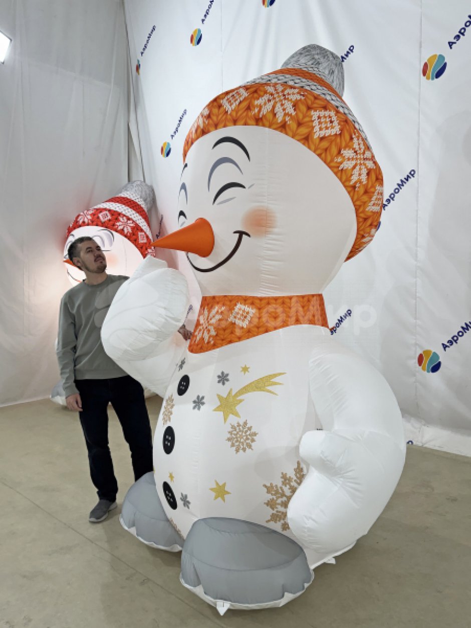 Надувной Снеговик Хи-Хи для улицы с подсветкой